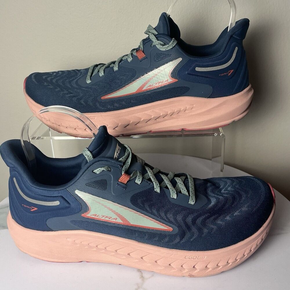 Altra Women's Navy and Pink Athletic Shoes